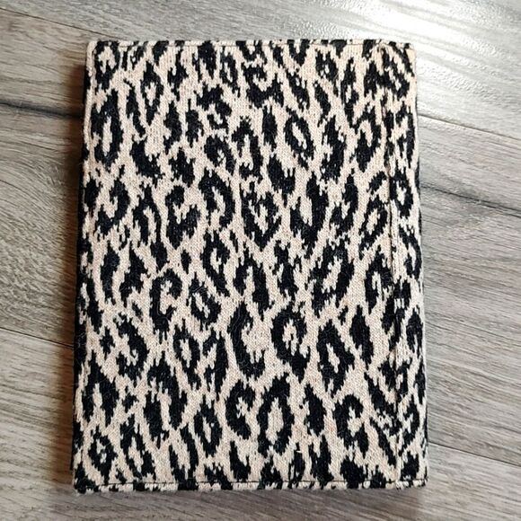 New With Tag Echo Reader Case For Kindle‎ - Picture 6 of 9